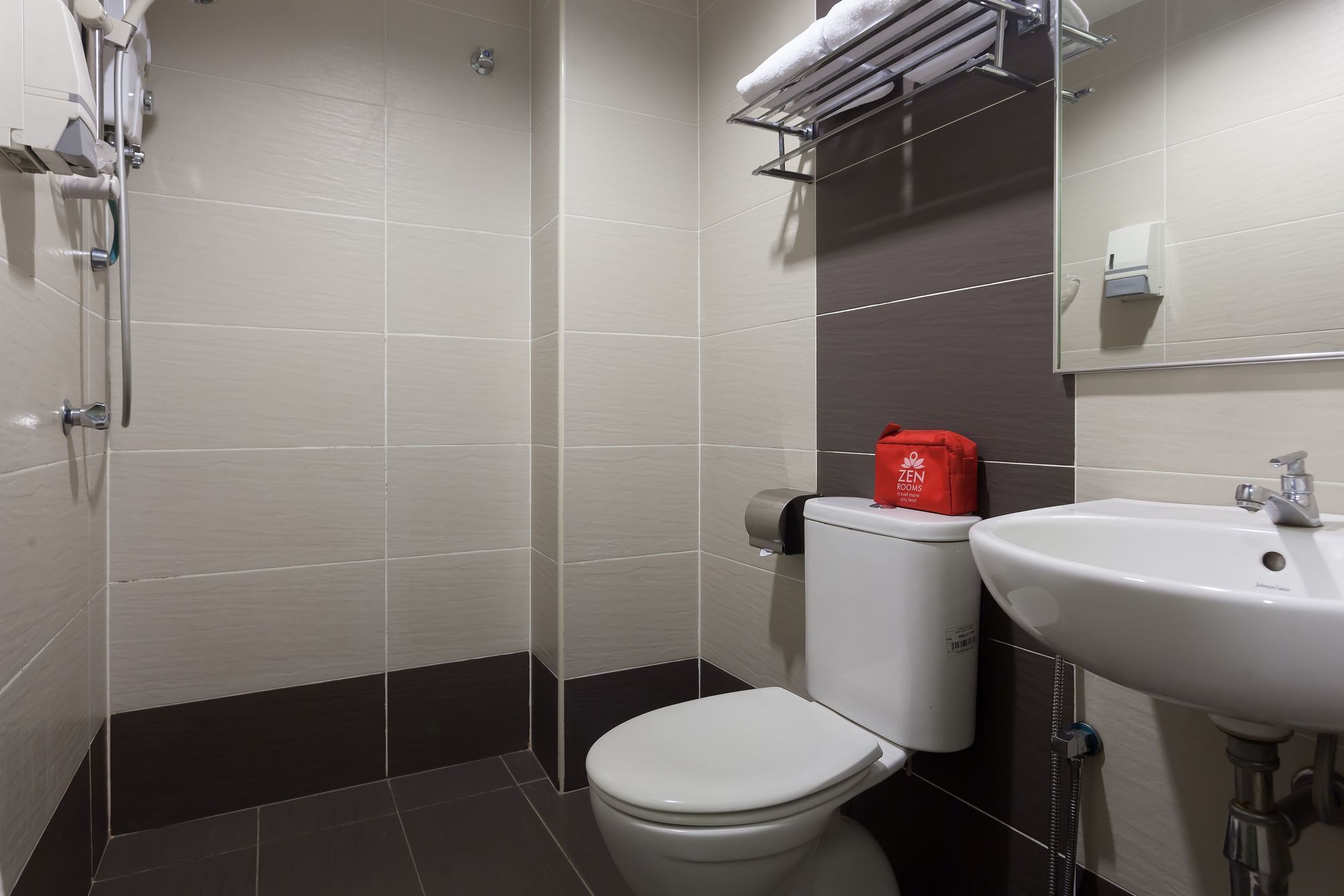 Zen Rooms Opposite Ymca Куала Лумпур Екстериор снимка