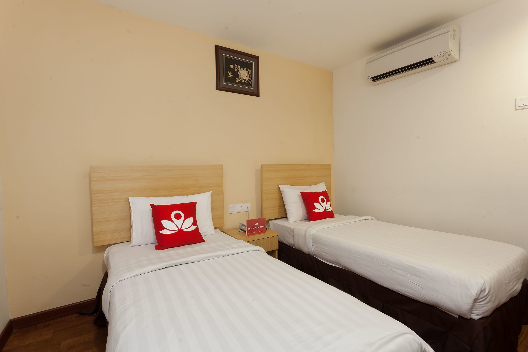 Zen Rooms Opposite Ymca Куала Лумпур Екстериор снимка