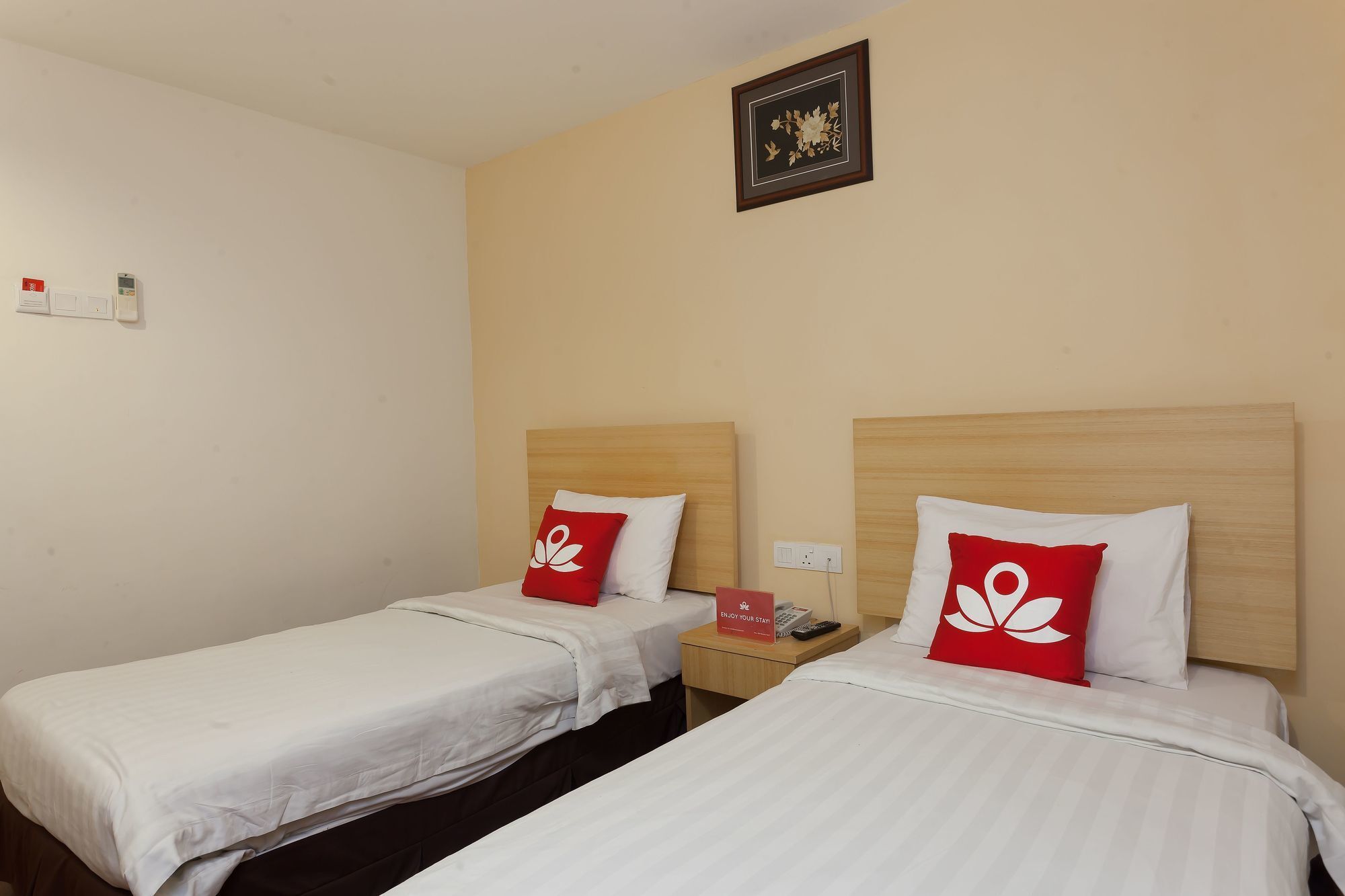 Zen Rooms Opposite Ymca Куала Лумпур Екстериор снимка