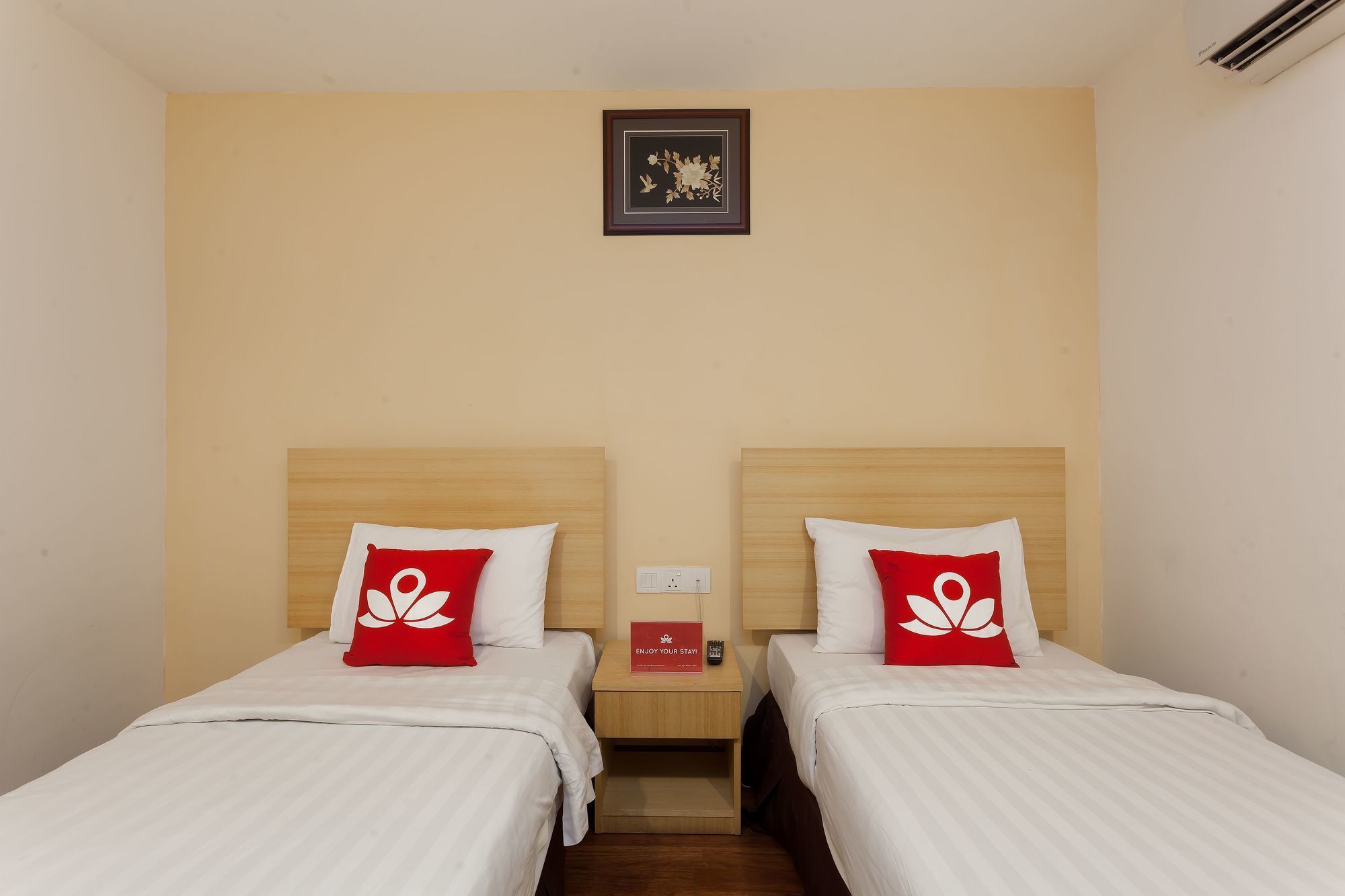 Zen Rooms Opposite Ymca Куала Лумпур Екстериор снимка