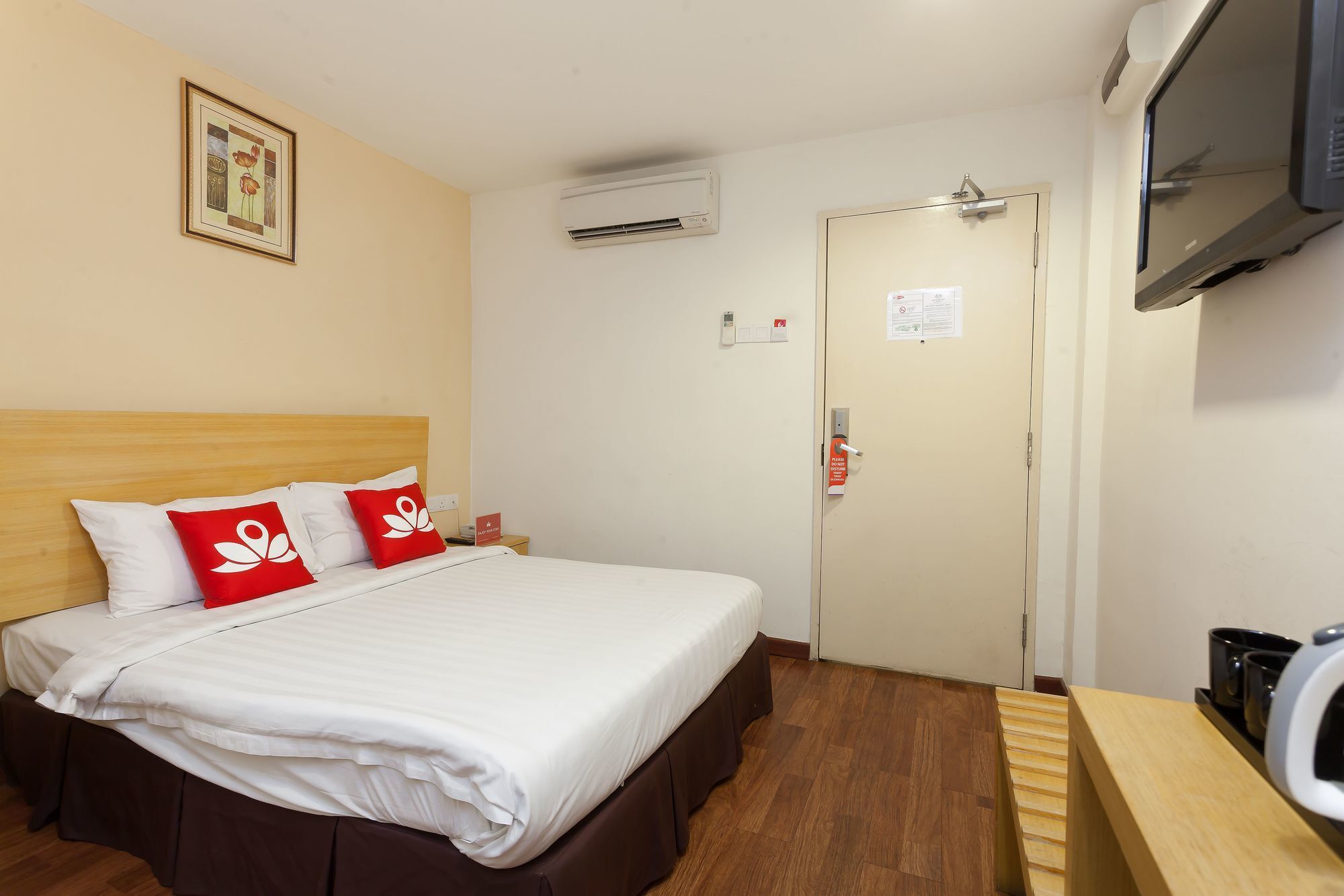 Zen Rooms Opposite Ymca Куала Лумпур Екстериор снимка