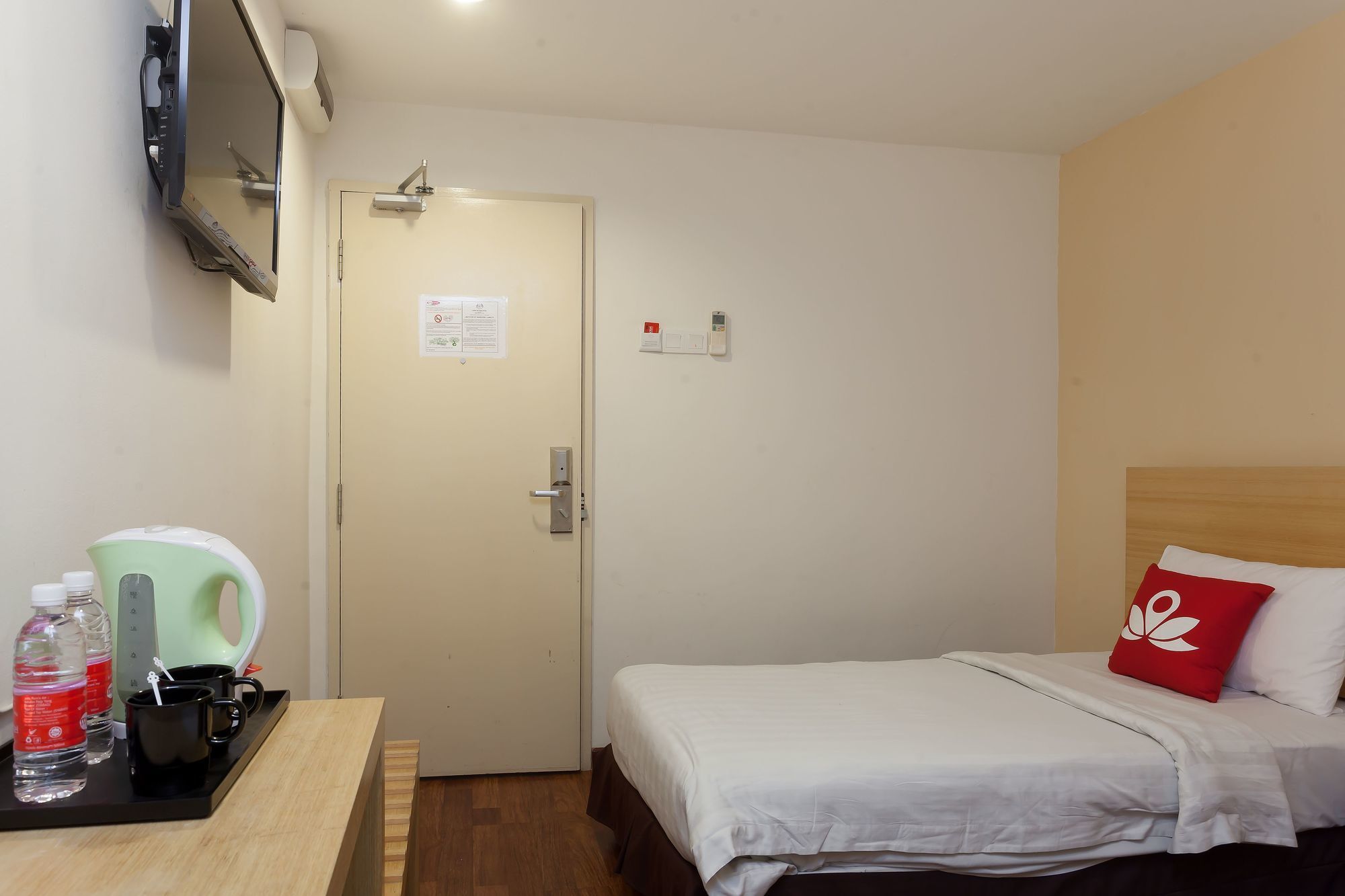Zen Rooms Opposite Ymca Куала Лумпур Екстериор снимка