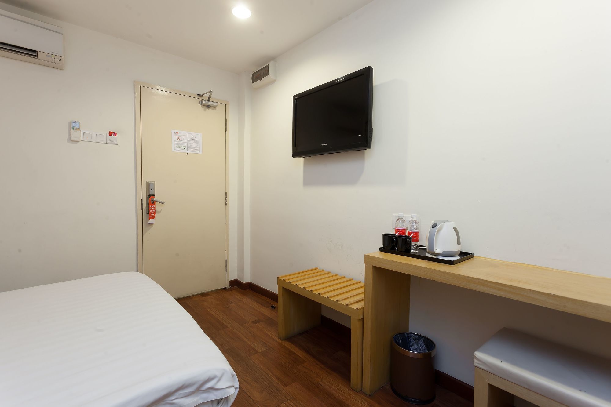 Zen Rooms Opposite Ymca Куала Лумпур Екстериор снимка