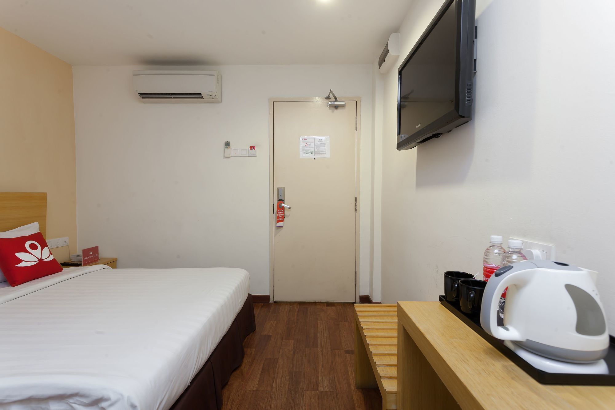 Zen Rooms Opposite Ymca Куала Лумпур Екстериор снимка