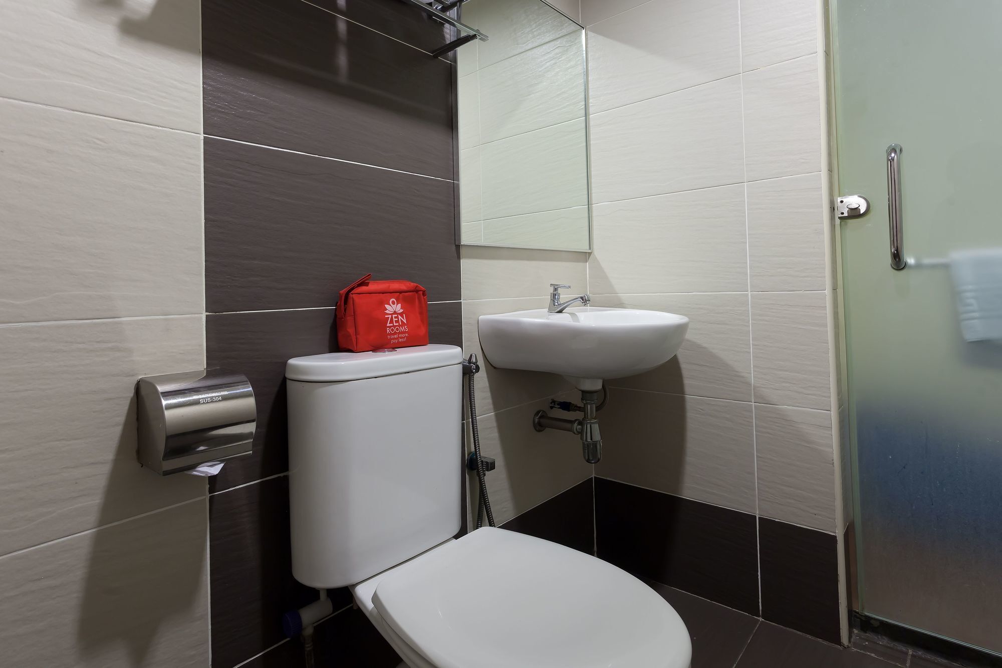 Zen Rooms Opposite Ymca Куала Лумпур Екстериор снимка